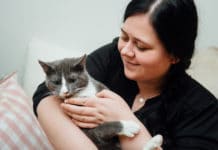 Fornærmet katt fikk Mari til å bli veganer Mari og Tobias